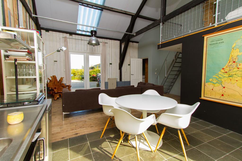 Paardenstal, Private House With Wifi And Free Parking For 1 Car Apartment Weesp Ngoại thất bức ảnh